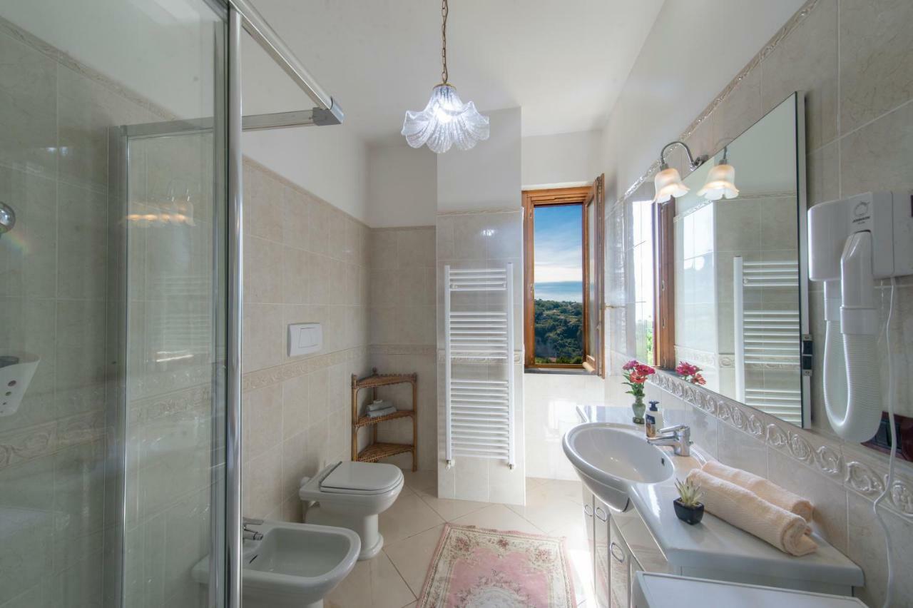 Da Zia Adele Hotel Аджерола Екстериор снимка